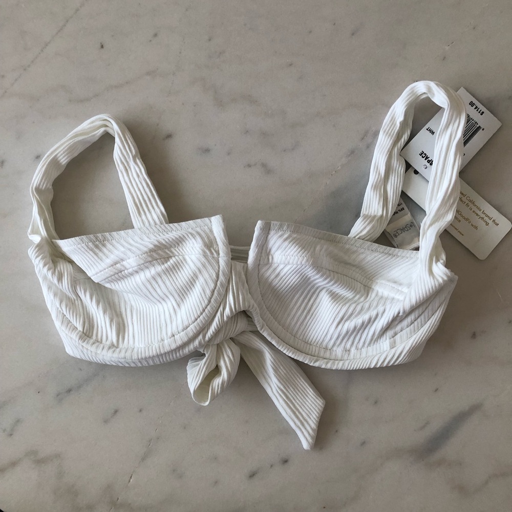 L*space Camellia‎ Swim Bikini Top White Pointelle Lace NWT Size Small - Picture 4 of 8